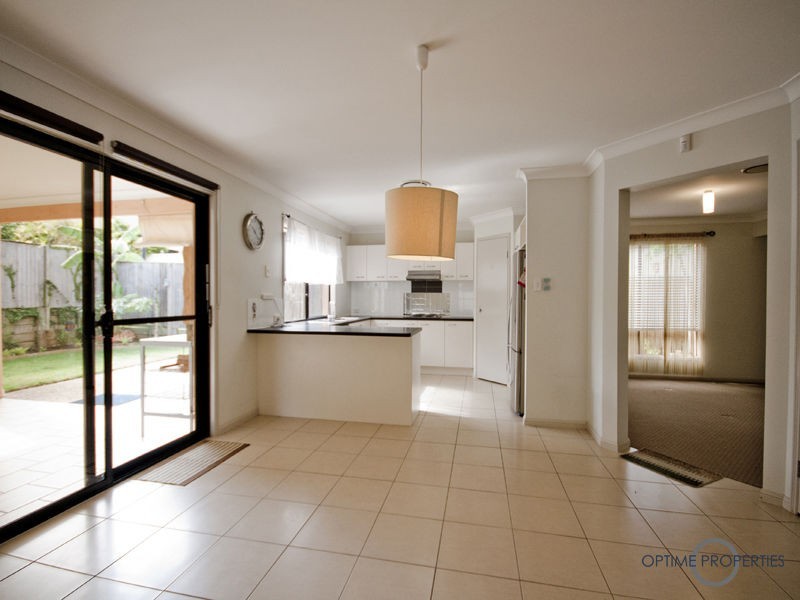 27 Manor Street, Eight Mile Plains QLD 4113