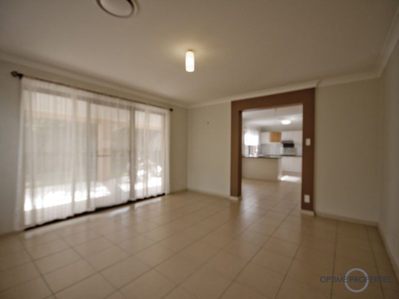 27 Manor Street, Eight Mile Plains QLD 4113