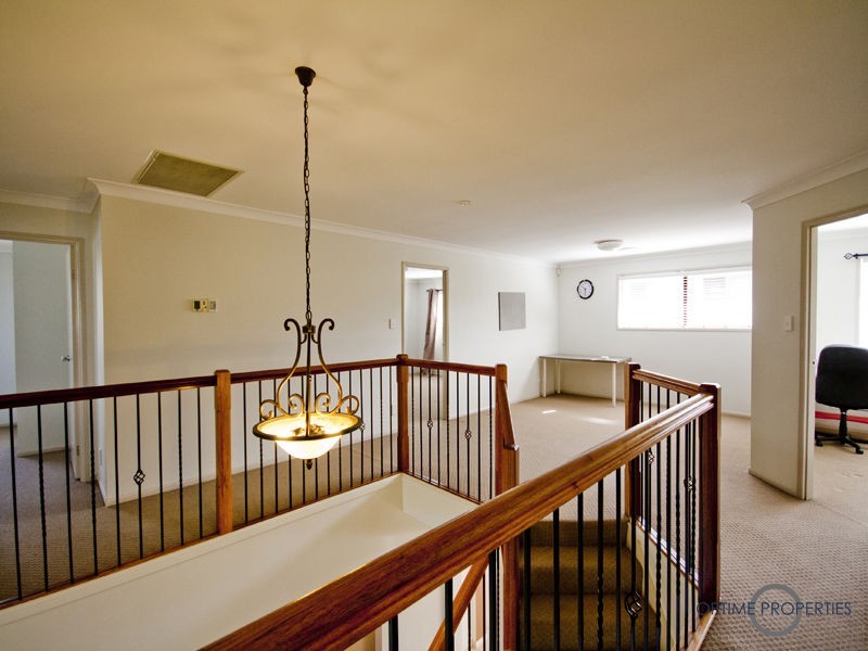 27 Manor Street, Eight Mile Plains QLD 4113