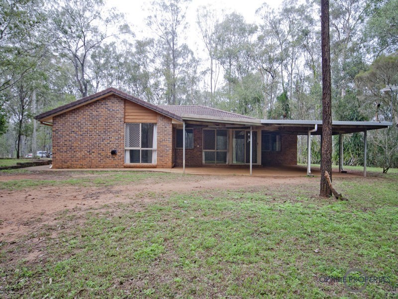 15 Evergreen Lane, Pine Mountain QLD 4306