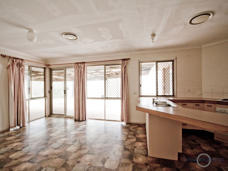 15 Evergreen Lane, Pine Mountain QLD 4306