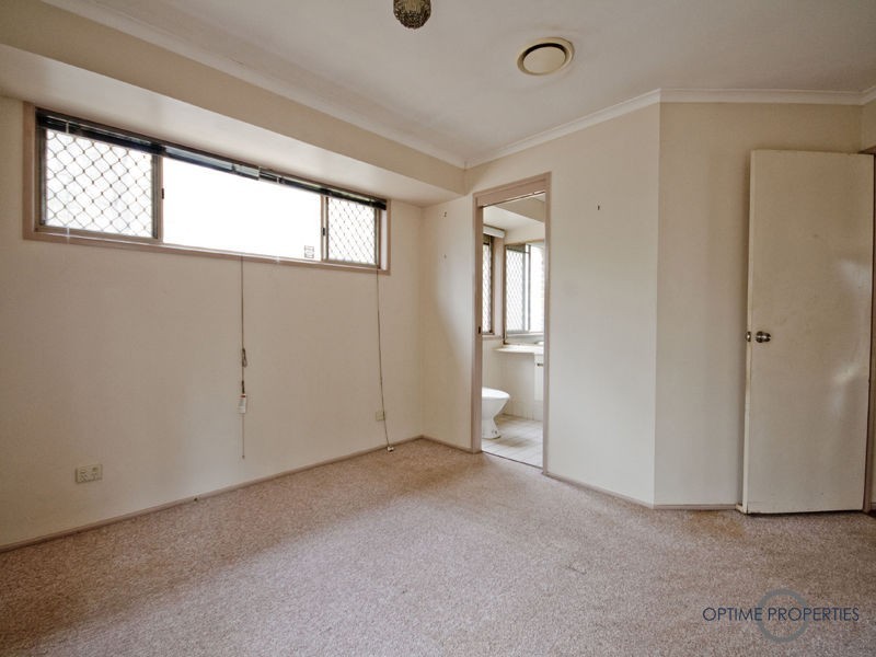 15 Evergreen Lane, Pine Mountain QLD 4306