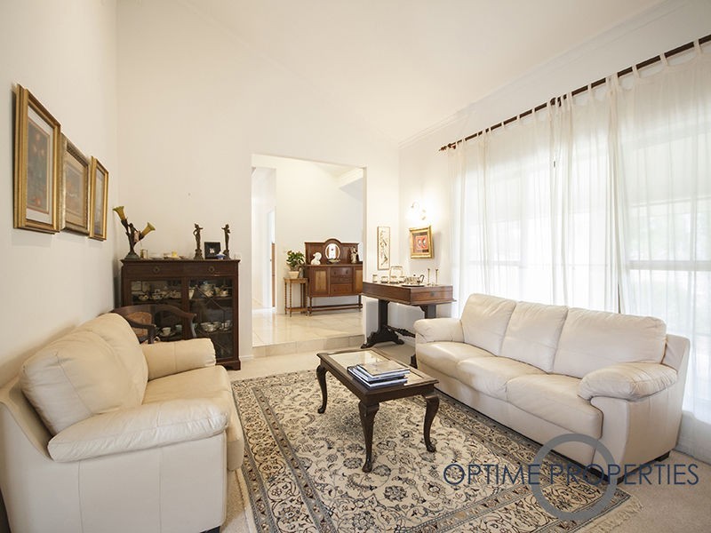 3 McKellar Court, Mount Ommaney QLD 4074