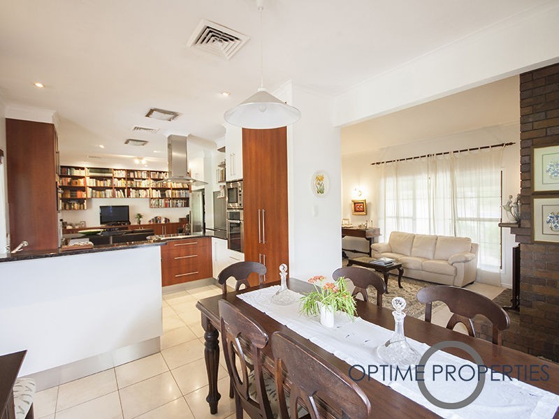 3 McKellar Court, Mount Ommaney QLD 4074