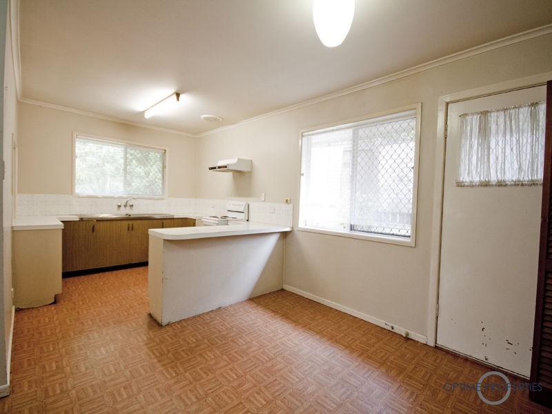 33 Dandenong Street, Jamboree Heights QLD 4074