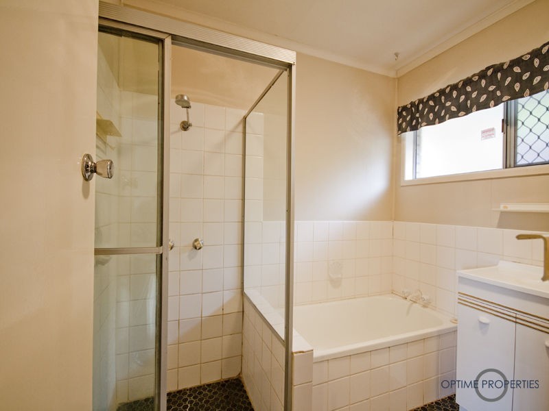 33 Dandenong Street, Jamboree Heights QLD 4074