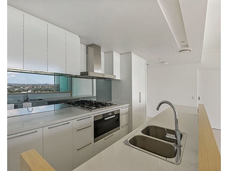 11706/8 Harbour Road, Hamilton QLD 4007