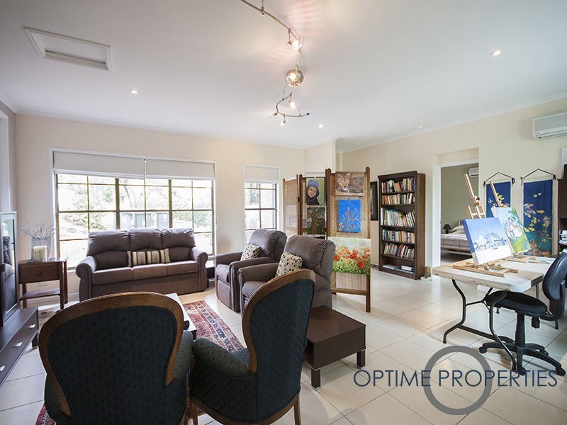 3 McKellar Court, Mount Ommaney QLD 4074