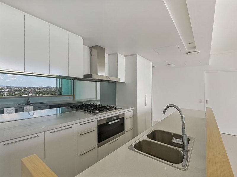 11706/ 8 Harbour Road, Hamilton QLD 4007