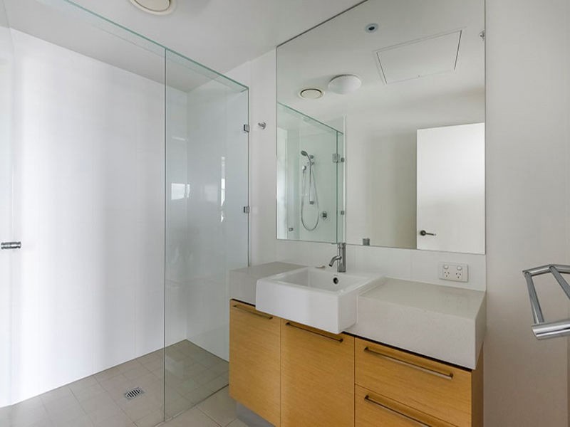 11706/ 8 Harbour Road, Hamilton QLD 4007