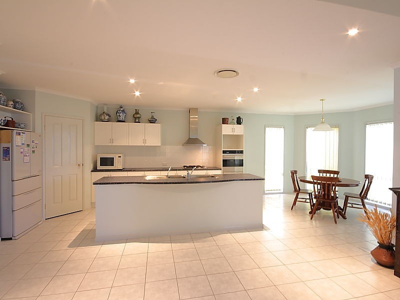 Mount Ommaney QLD 4074