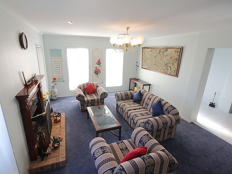 Mount Ommaney QLD 4074