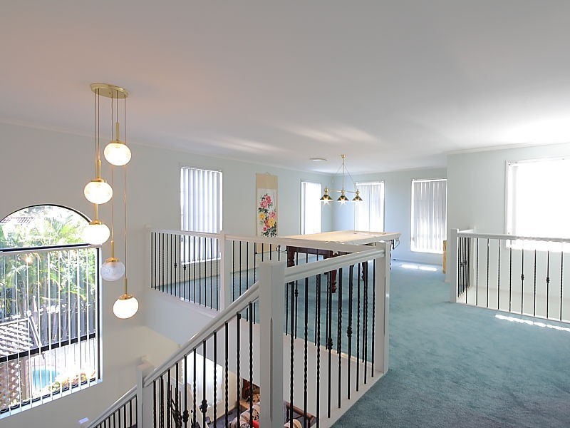 Mount Ommaney QLD 4074