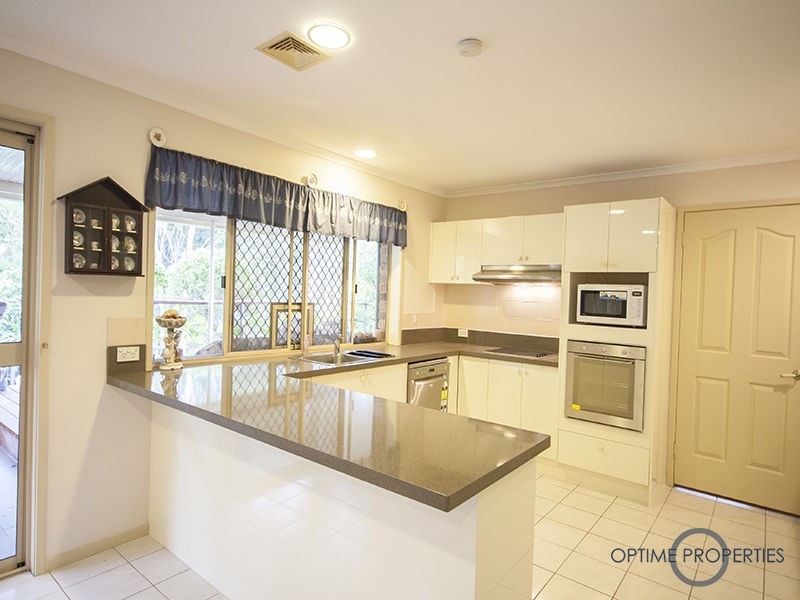 Mount Ommaney QLD 4074