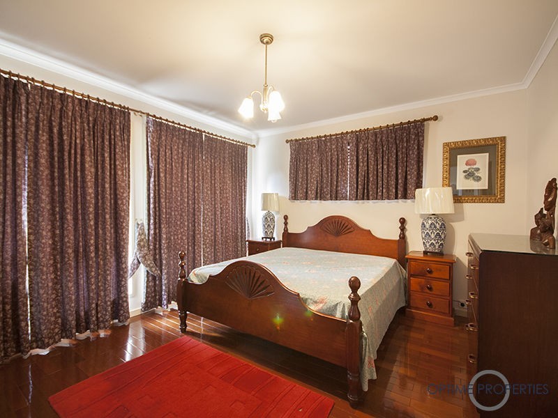 Mount Ommaney QLD 4074