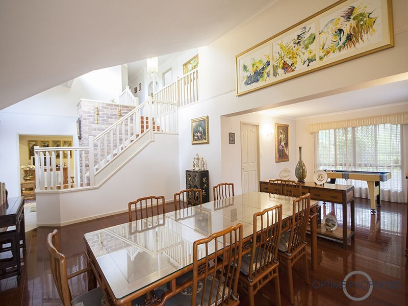 5 Bondel Place, Mount Ommaney QLD 4074