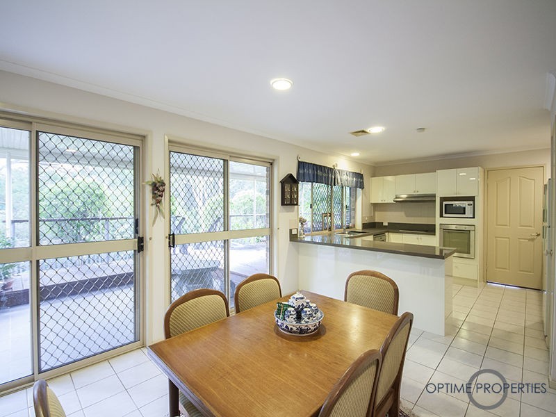 5 Bondel Place, Mount Ommaney QLD 4074