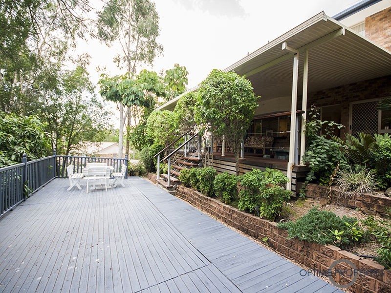 5 Bondel Place, Mount Ommaney QLD 4074