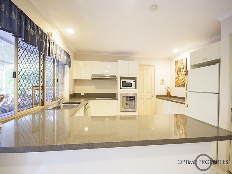 5 Bondel Place, Mount Ommaney QLD 4074