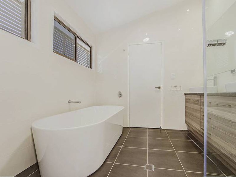 74 Colonsay Street, Middle Park QLD 4074