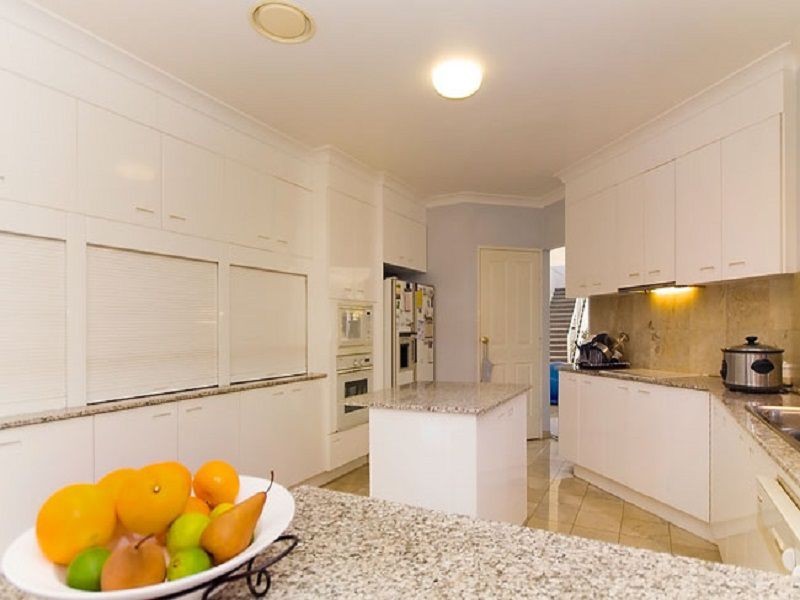 20 Woolner Place, Mount Ommaney QLD 4074