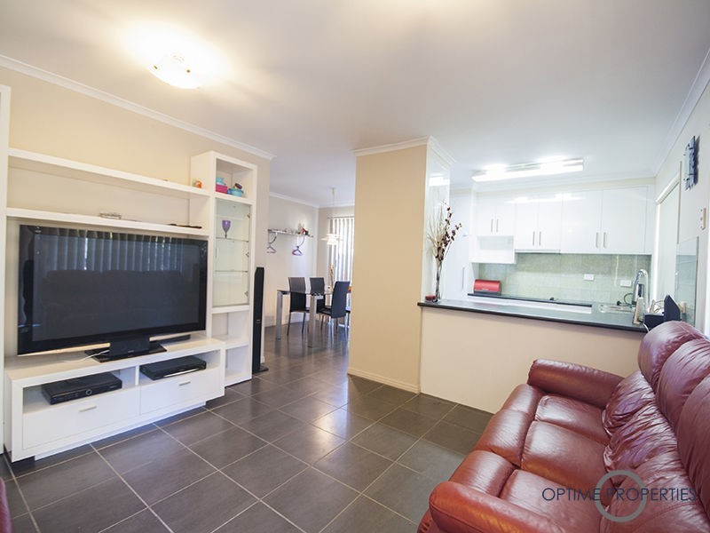 2/6 Mooney Close, Goodna QLD 4300