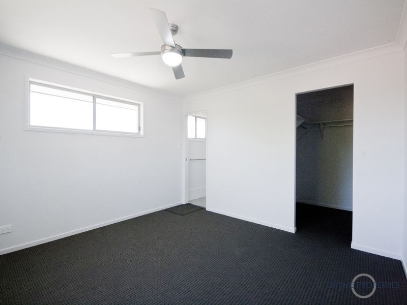 8 St Clements Road, Oxley QLD 4075