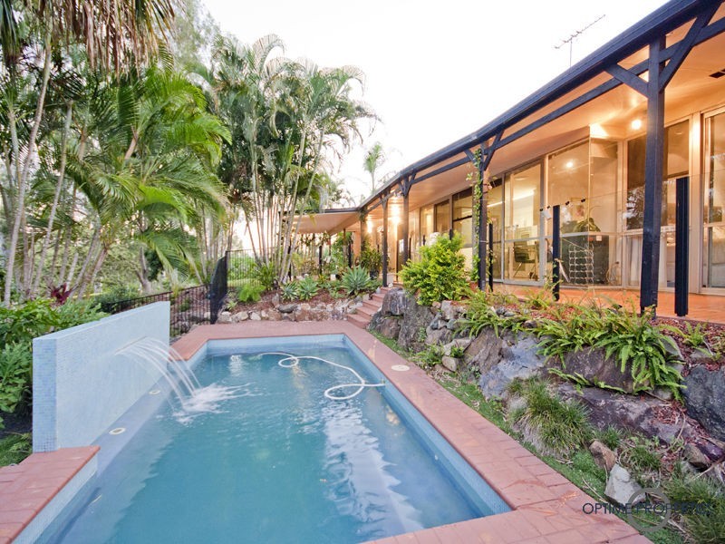 10 Hannah Street, Mount Ommaney QLD 4074