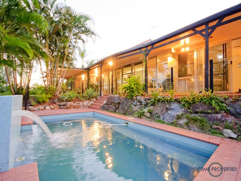 10 Hannah Street, Mount Ommaney QLD 4074