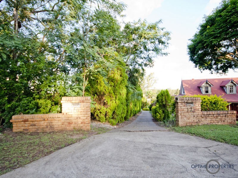 10 Hannah Street, Mount Ommaney QLD 4074