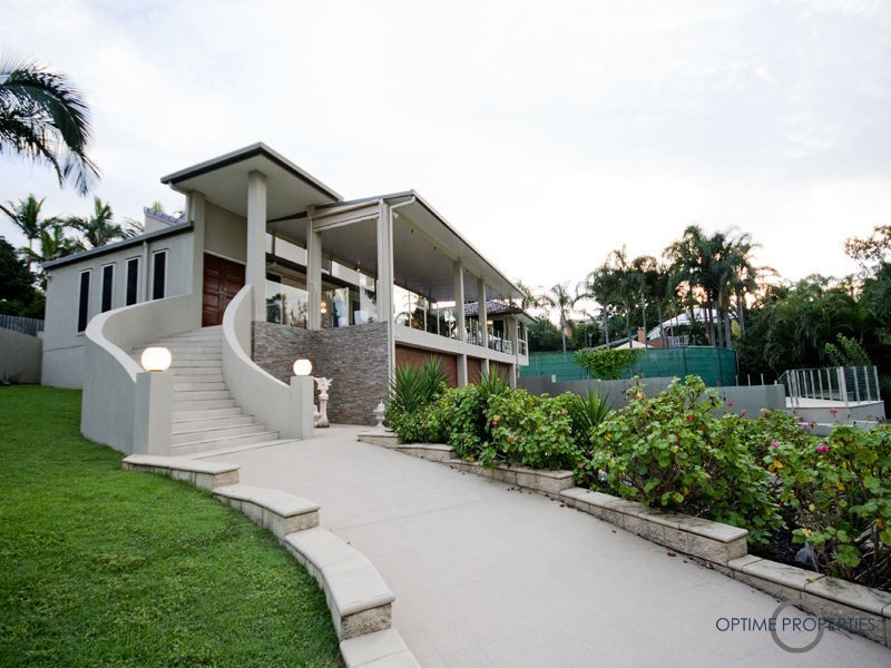 5 Sturt Court, Mount Ommaney QLD 4074