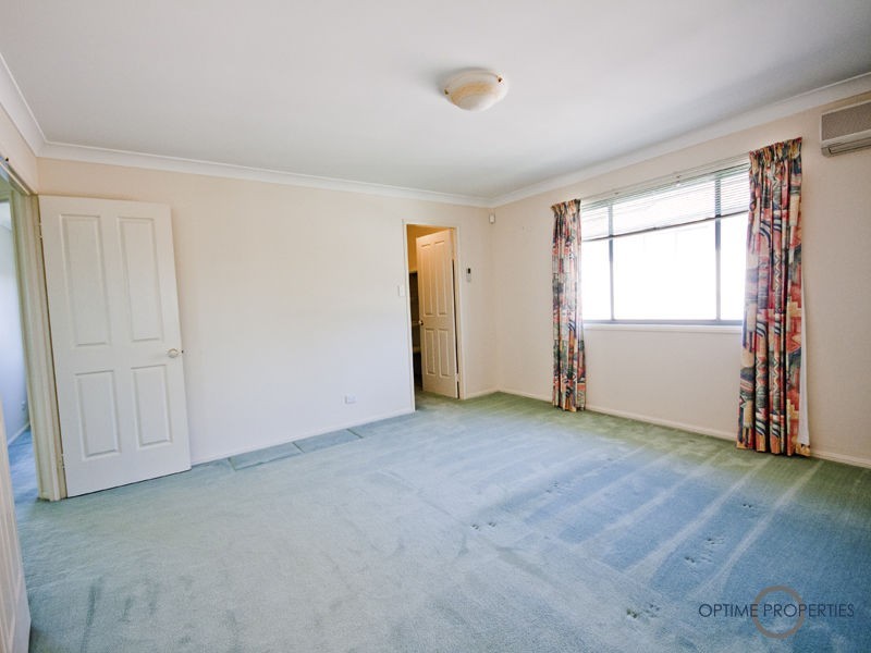 8 Mallery Street, Westlake QLD 4074