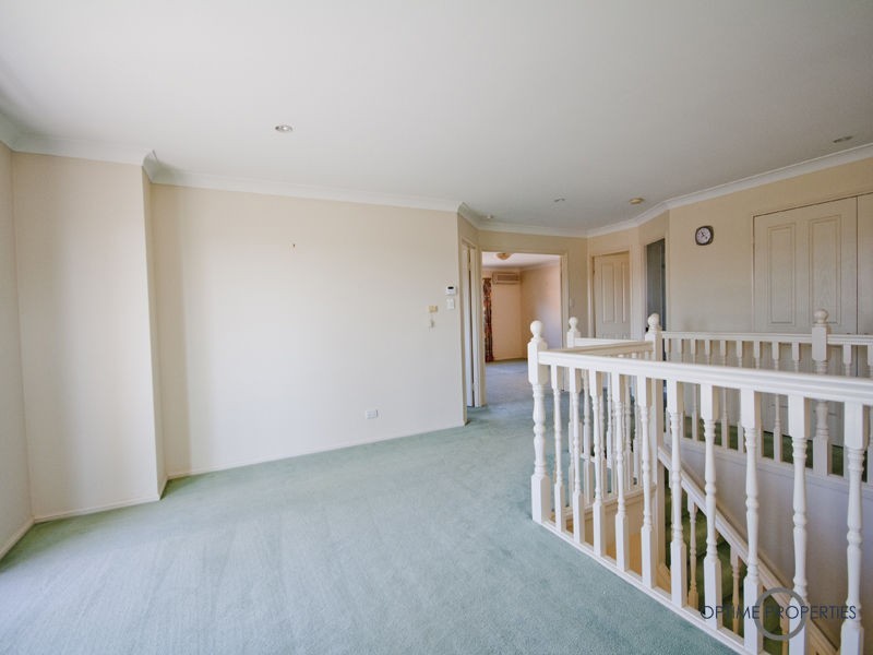 8 Mallery Street, Westlake QLD 4074