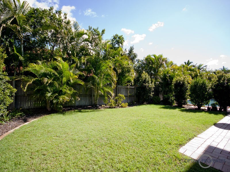 8 Mallery Street, Westlake QLD 4074