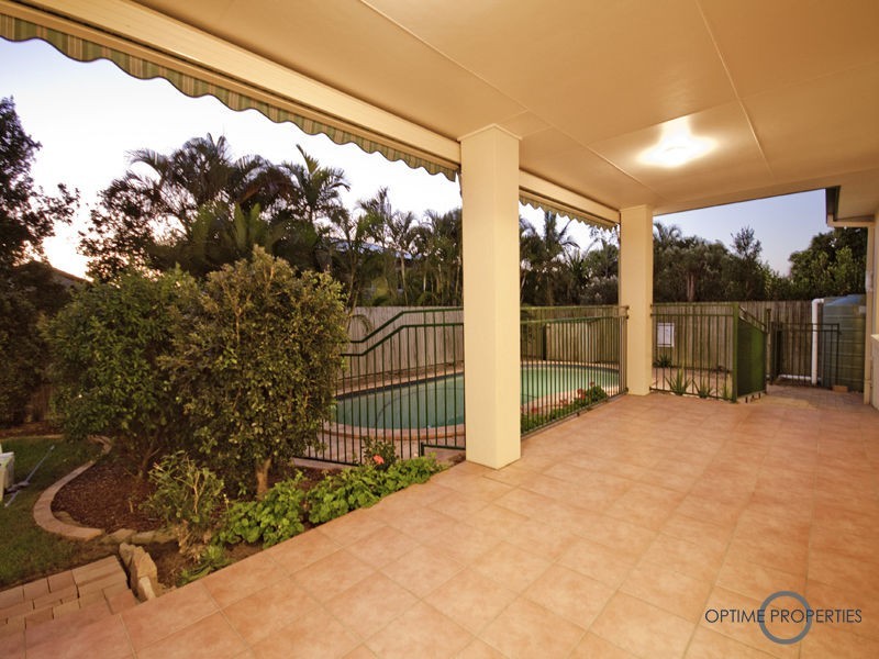 8 Mallery Street, Westlake QLD 4074
