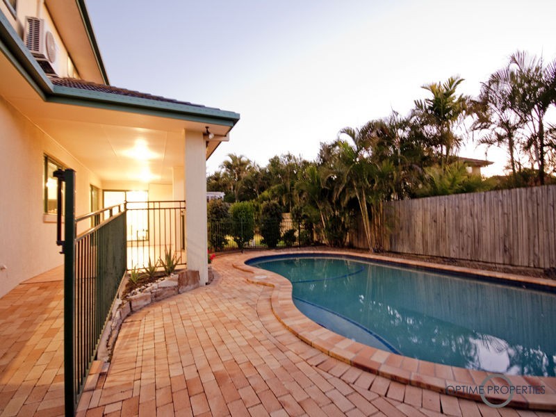 8 Mallery Street, Westlake QLD 4074