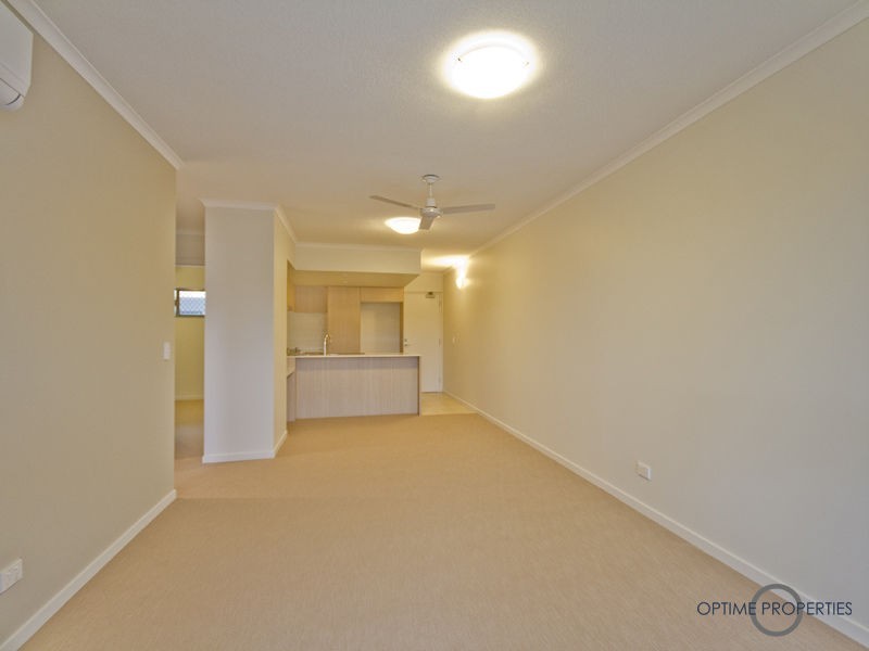 Unit 213/26 Macgroarty Street, Coopers Plains QLD 4108