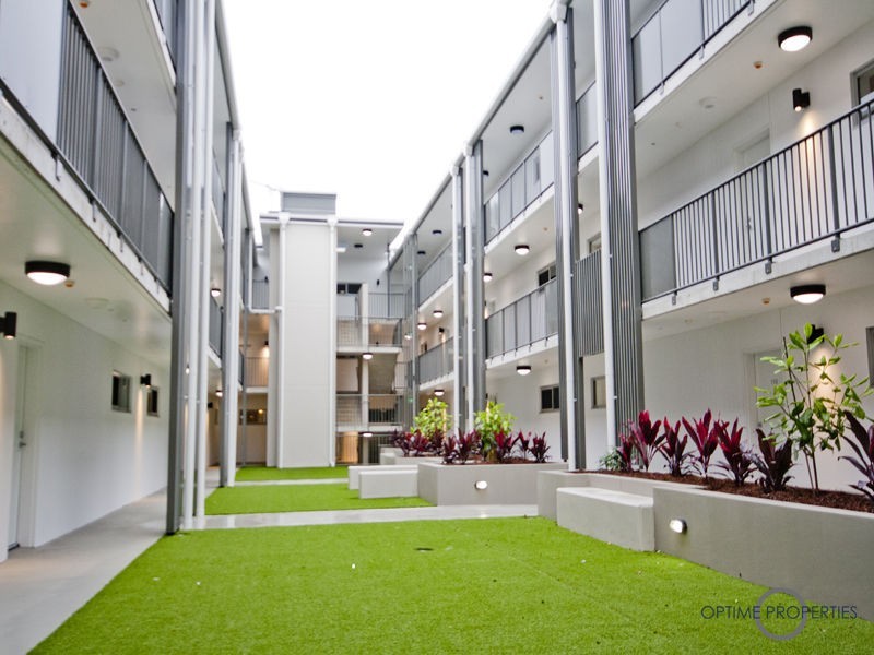 Unit 213/26 Macgroarty Street, Coopers Plains QLD 4108