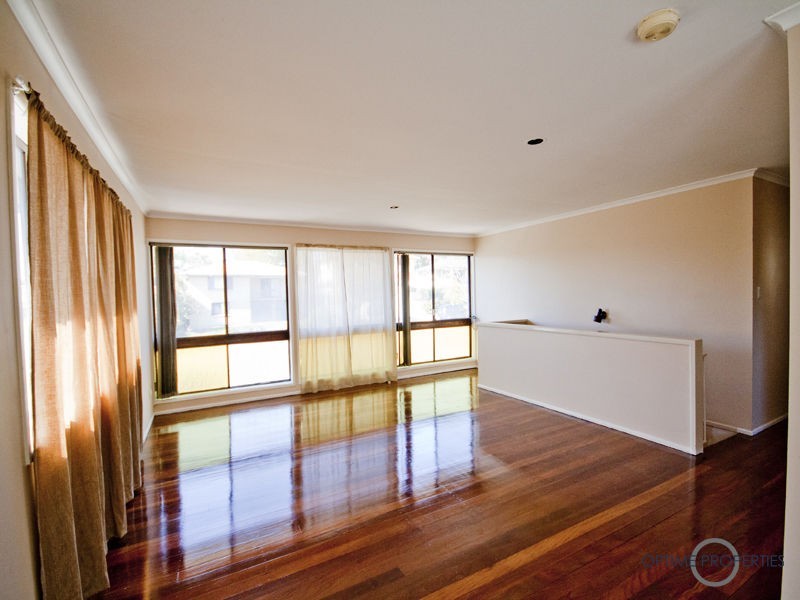 44 Dandenong Road, Jamboree Heights QLD 4074