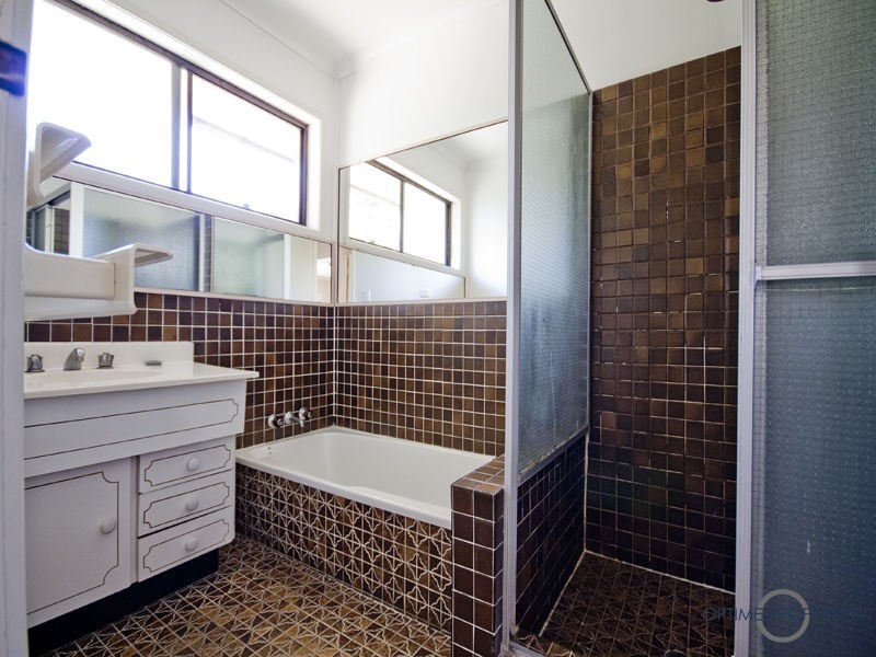 44 Dandenong Road, Jamboree Heights QLD 4074