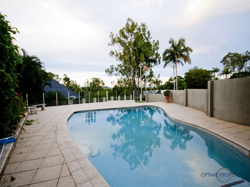 5 Sturt Court, Mount Ommaney QLD 4074