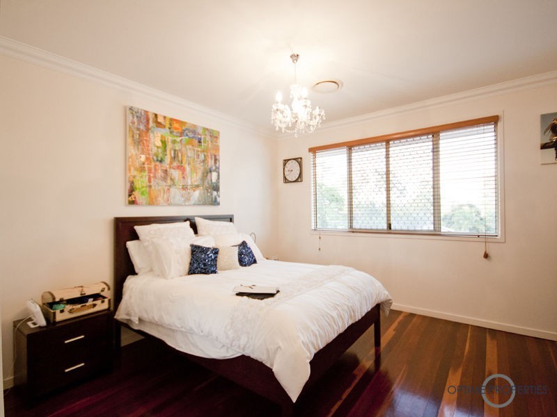 5 Sturt Court, Mount Ommaney QLD 4074