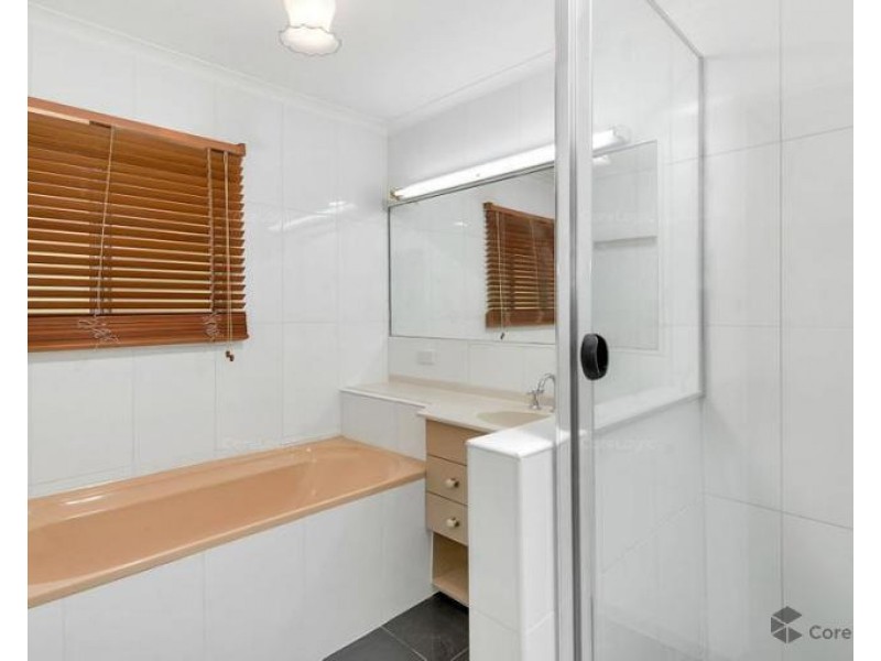 71 Dandenong Rd, Jamboree Heights QLD 4074