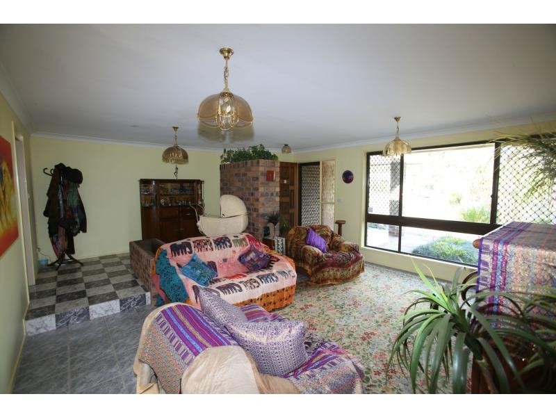 5 Warrew Crescent, King Creek NSW 2446