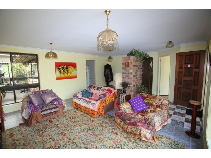 5 Warrew Crescent, King Creek NSW 2446