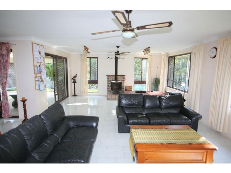 5 Warrew Crescent, King Creek NSW 2446