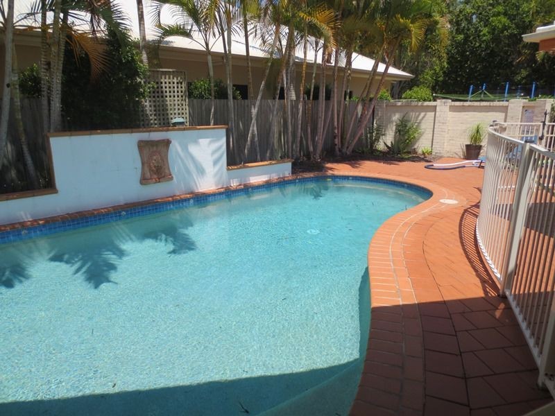 2 Windsurf Place, Noosa Waters QLD 4566