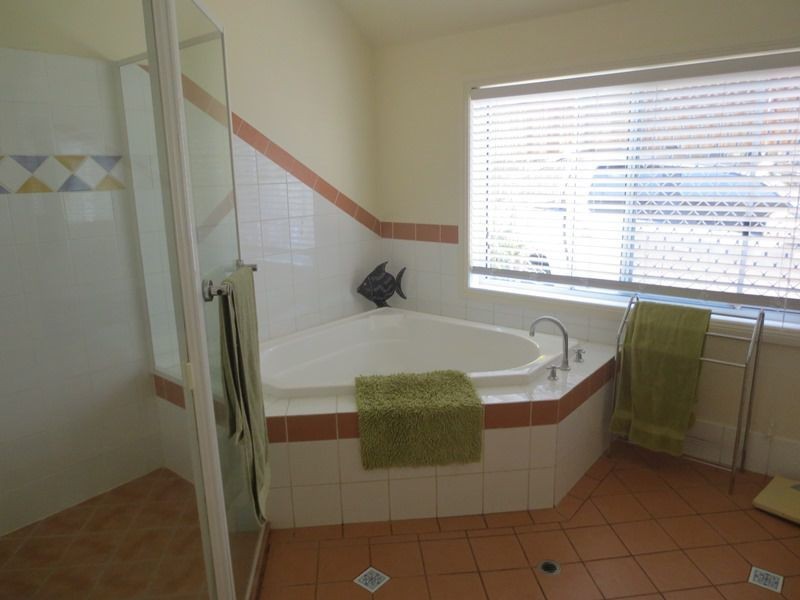 2 Windsurf Place, Noosa Waters QLD 4566