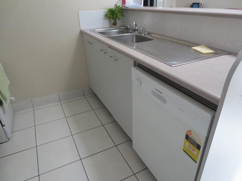 211/21-24 Lake Weyba Drive, Noosaville QLD 4566