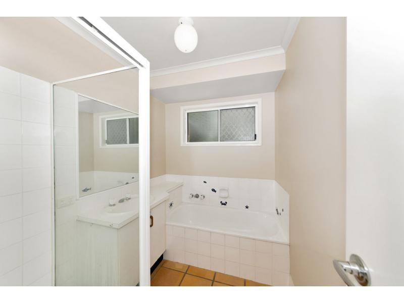 16 Victory Crescent, Sunrise Beach QLD 4567